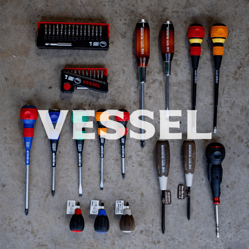 Vessel TD-210 Three-Point Screwdriver | Magnetic Multi-Size Driver | Red Professional Tool