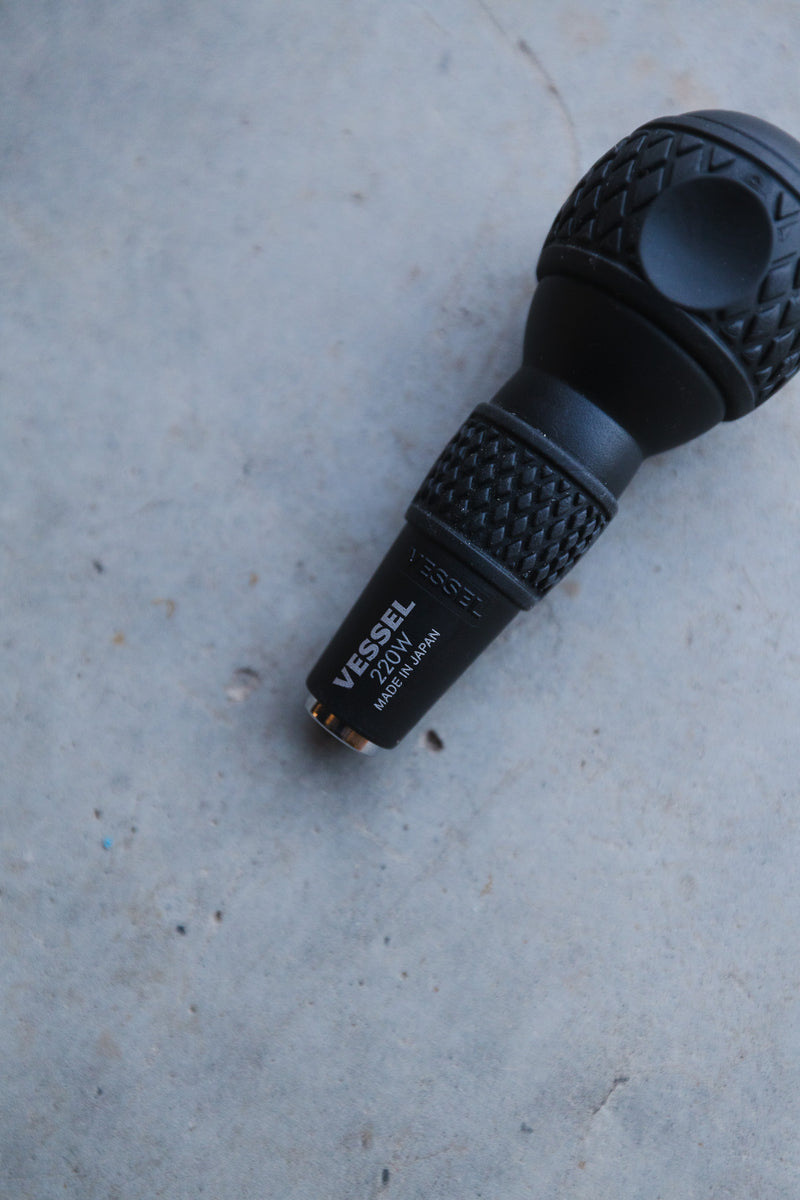 Vessel No.220W Ball Grip Handle