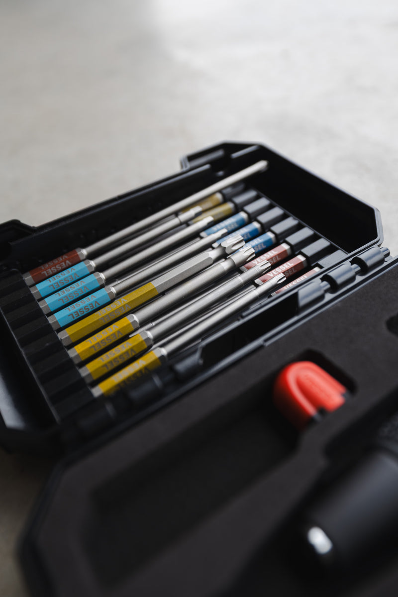 Vessel 16 Piece GOSAI (3) Bit Set + Ball Grip Bit Holder in Hard Case