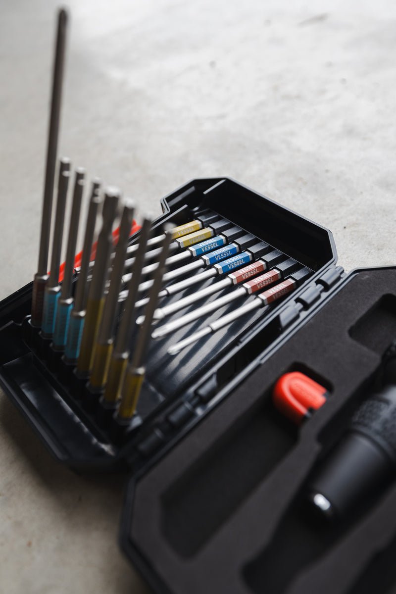 Vessel 16 Piece GOSAI (3) Bit Set + Ball Grip Bit Holder in Hard Case