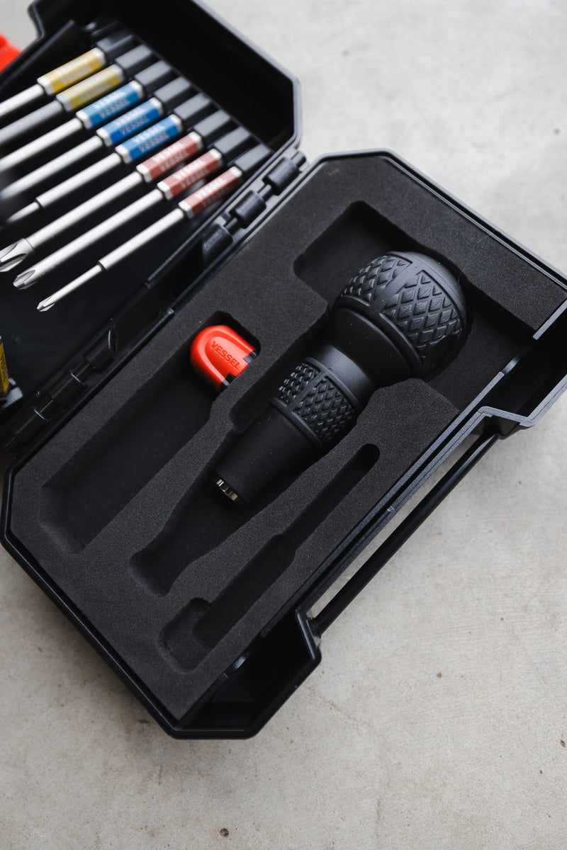 Vessel 16 Piece GOSAI (3) Bit Set + Ball Grip Bit Holder in Hard Case