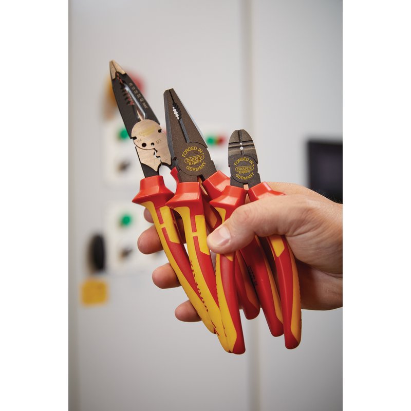 XP1000® VDE COMBINATION PLIERS, 200MM BY DRAPER
