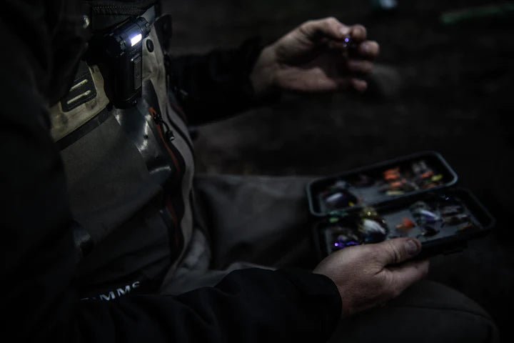 Coast HX3 - Dual - Colour W/UV C.O.B. Cliplight - Tool Monster