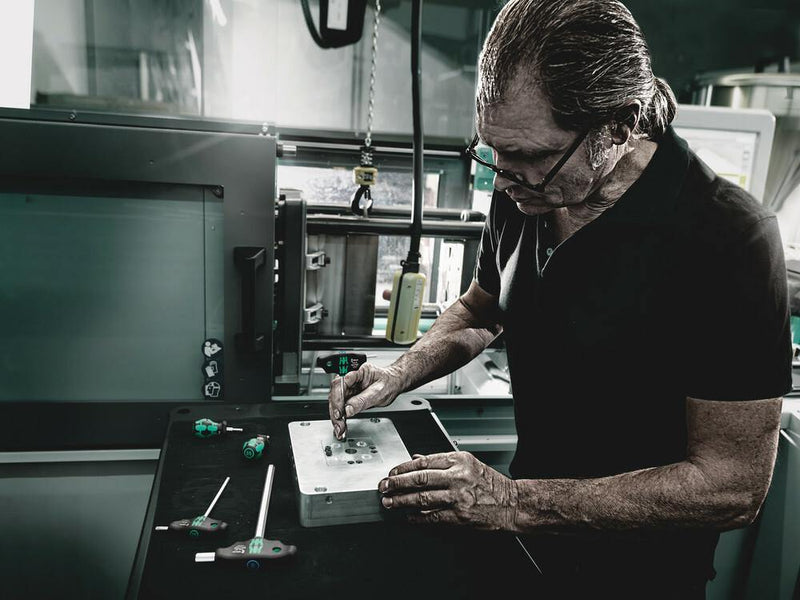 Wera 05023344001 454 HF T - handle Hexagon Screwdriver Hex - Plus with Holding Function, 5 x 200 mm - Tool Monster